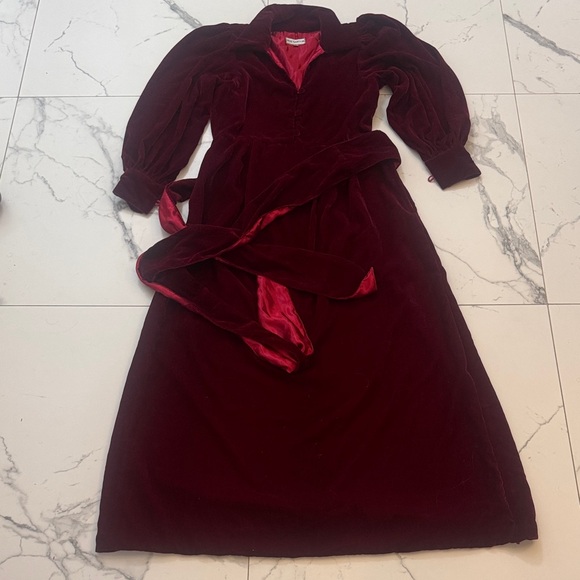 Sue Sartor Dresses & Skirts - Sue Sartor Velvet Dress
